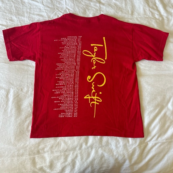 Vintage Taylor Swift Comcert Tee Red Shirt Size Youth Small Never Worn Rare Find - Picture 4 of 5